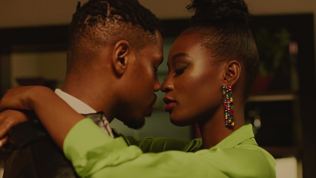 [VIDEO] LadiPoe ft. Simi – Know You
